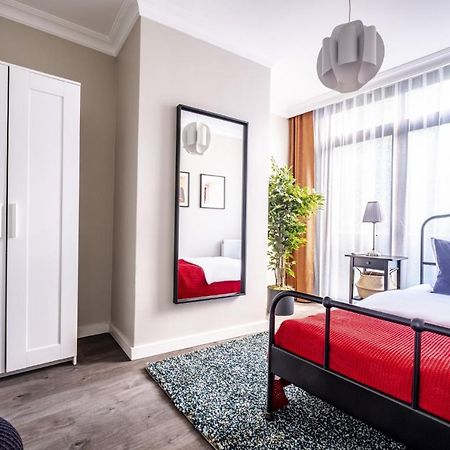 Central Flat With Sleek Interior In Sisli Istanbul Exterior photo