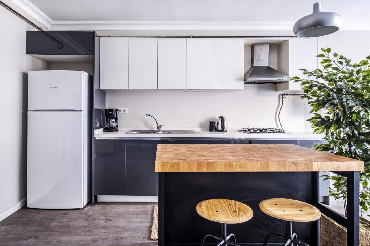 Central Flat With Sleek Interior In Sisli Istanbul Exterior photo